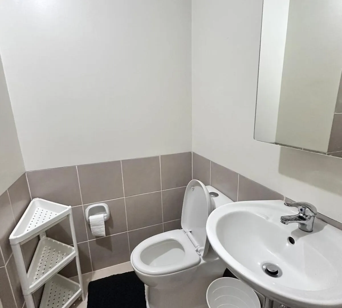 Emmanuel'S Lair Prisma Residences Manila